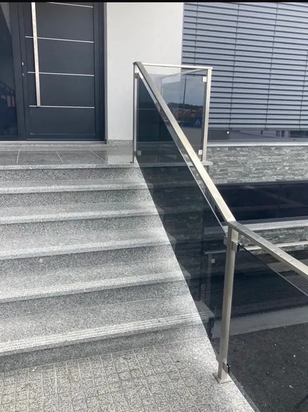 Corrimão em inox e vidro