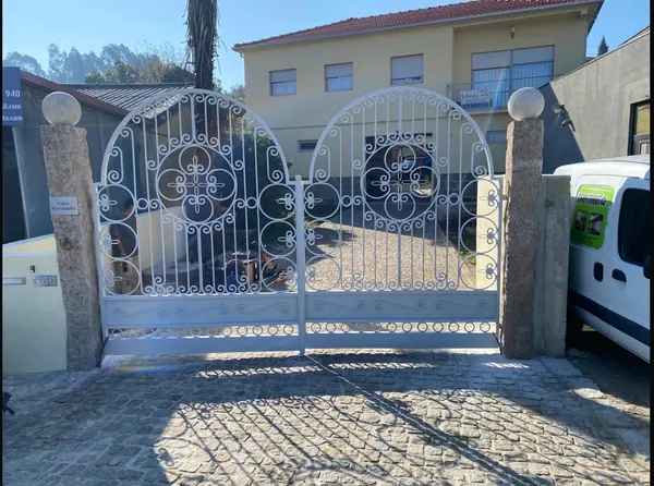 Portão em ferro forjado